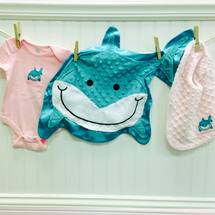 Finn the Shark™ Newborn Gift Set [Pink]